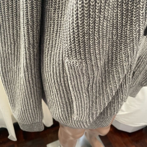 Denver Hayes gray Button-Up Cardigan
Size Medium - Picture 5 of 9